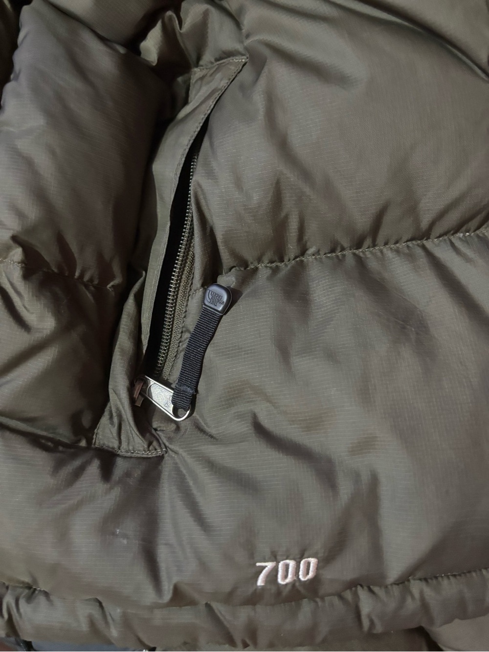 The North Face Olive Green Men’s Puffer Vest - Picture 4 of 5